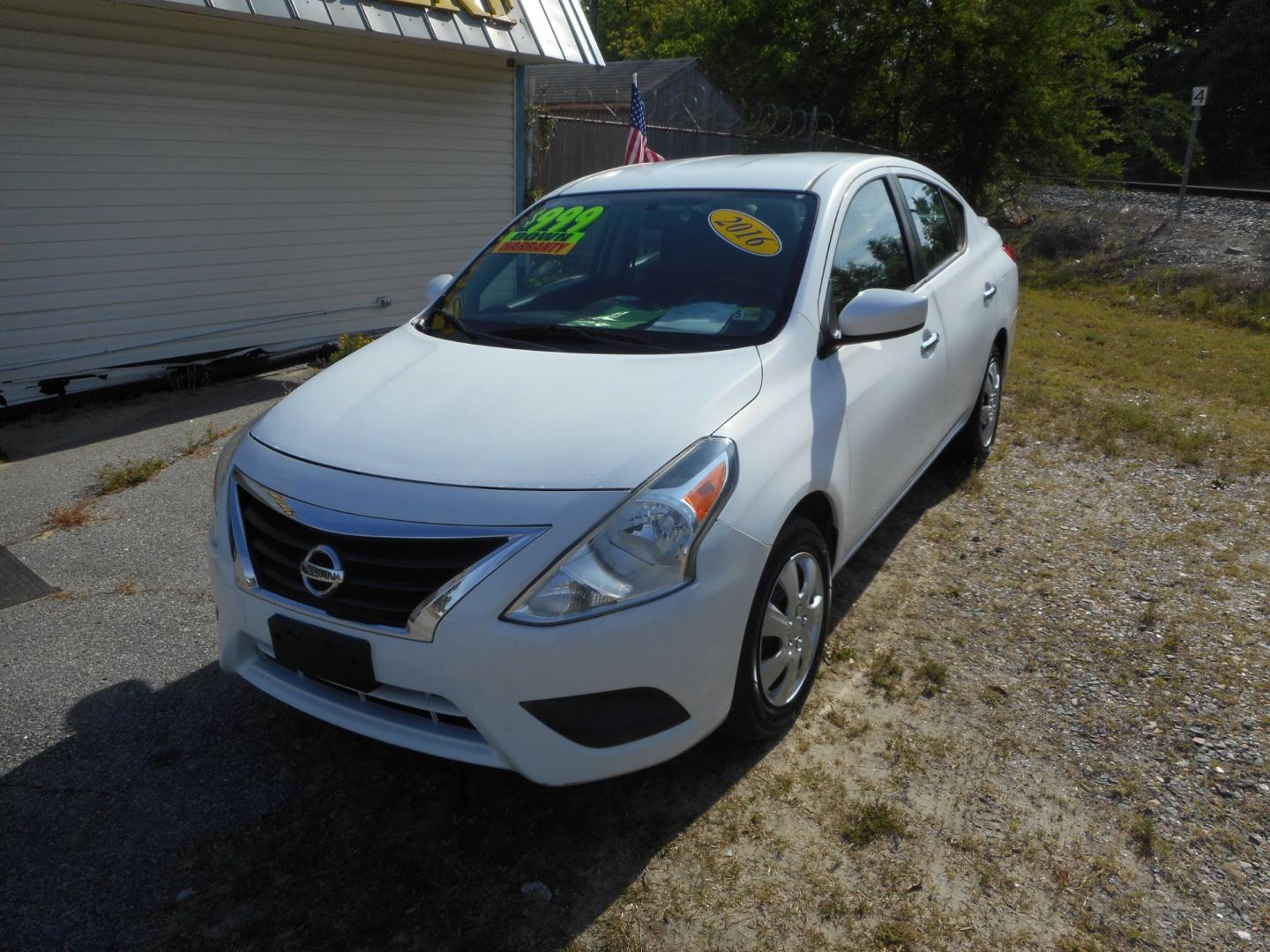 2016 White Nissan Versa (3N1CN7AP9GL) , located at 2553 Airline Blvd, Portsmouth, VA, 23701, (757) 488-8331, 36.813889, -76.357597 - Photo#1